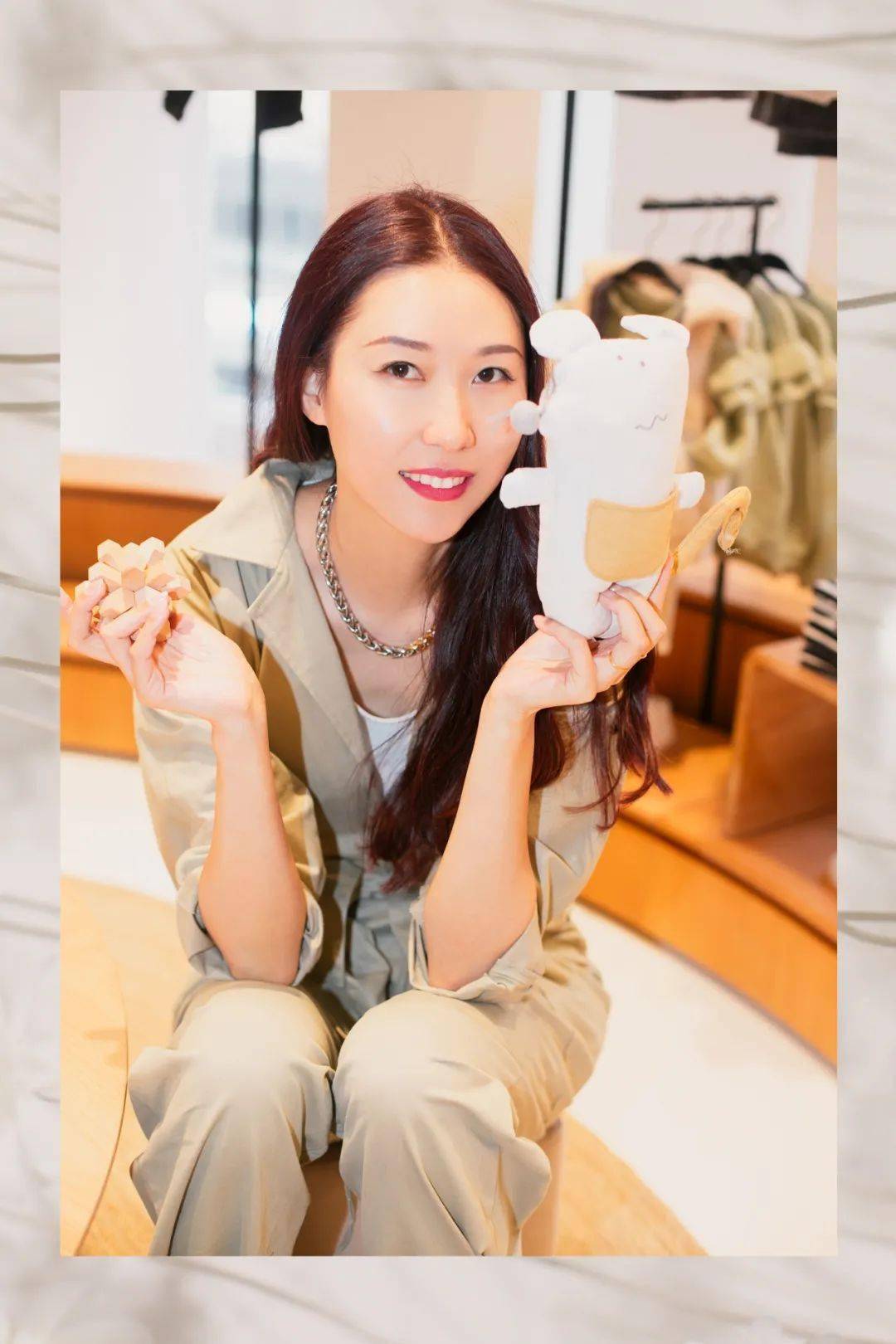 吉娜|第13届金鹰节开幕，《以家人之名》重聚合唱，吉娜官宣怀孕...