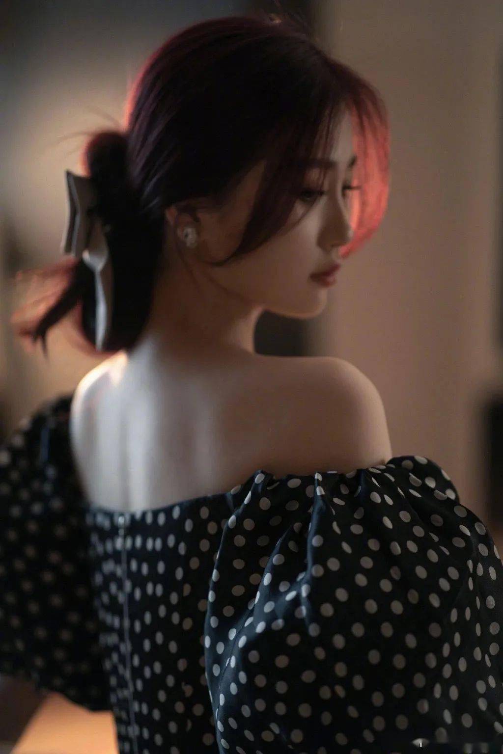 蝴蝶结|戴上蝴蝶结的虞书欣，可不就是在逃公主本人呢？