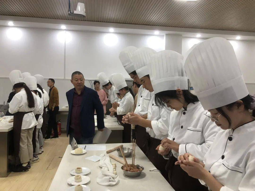 徐小林名师工作室研修活动在湖州举行