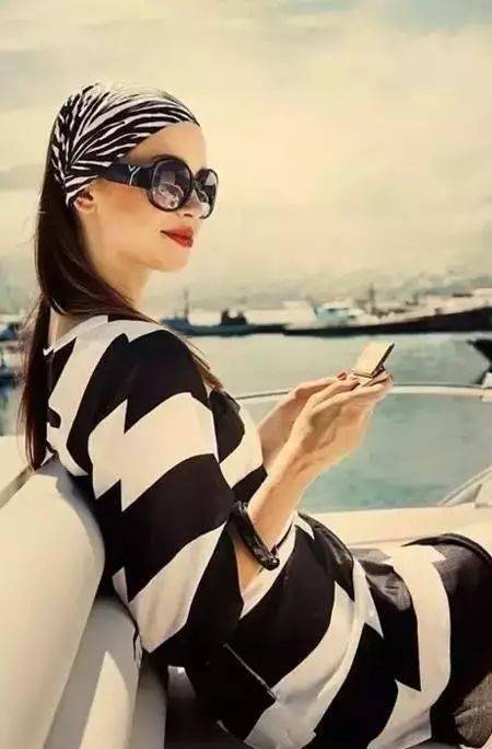 风格|丝巾是女人最好的闺蜜~