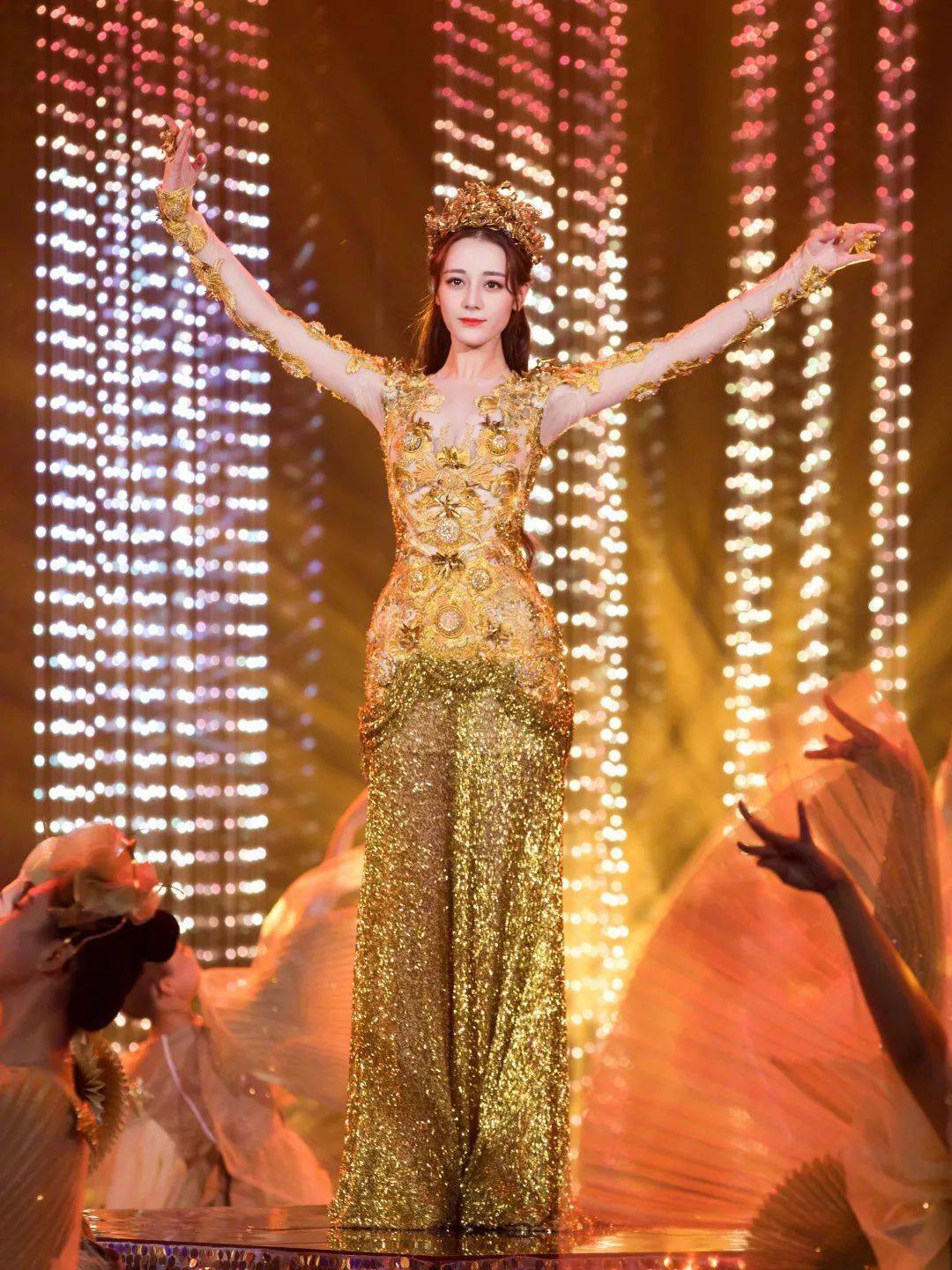 宋茜|八届金鹰女神盘点：宋茜时尚咖 唐嫣真爱表