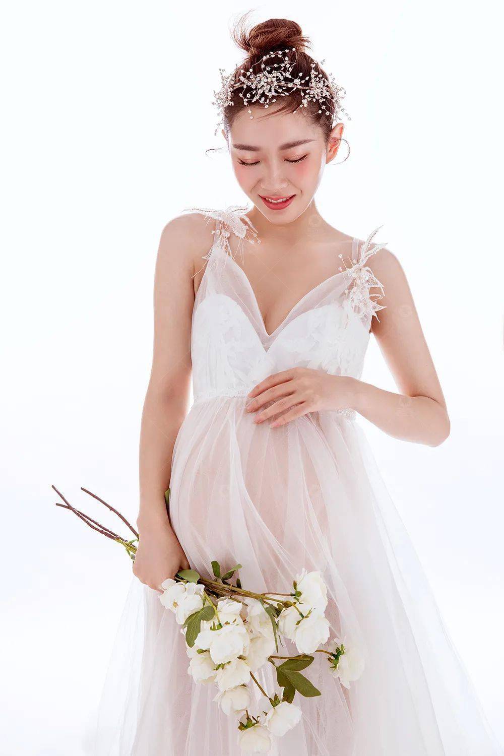 生活|安以轩晒二胎孕肚照,这就是明星都要的限定仪式感?!