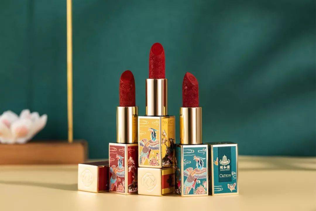 颐和园|中国风雕花口红，颐和园这套口红美到舍不得涂！
