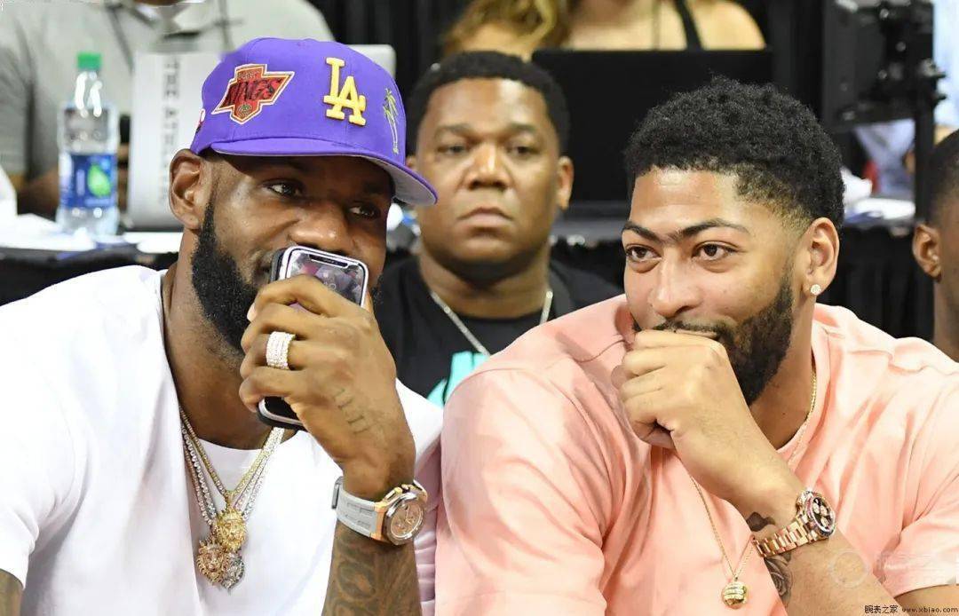 勒布朗·詹姆斯|湖人总冠军 看看三旬老汉都戴什么表