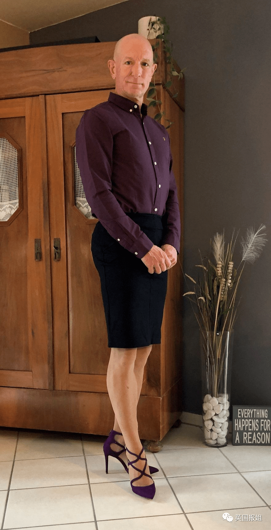 硬汉老爸爱上高跟鞋配短裙？长腿翘臀画风太妖娆