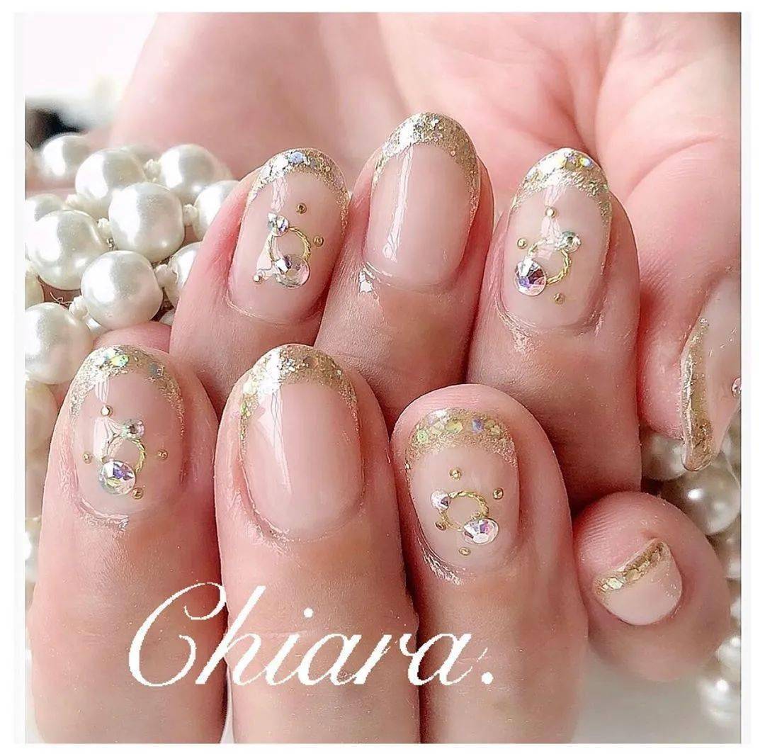 款式|每刻美丨两大流行款式的秋季美甲新鲜直达