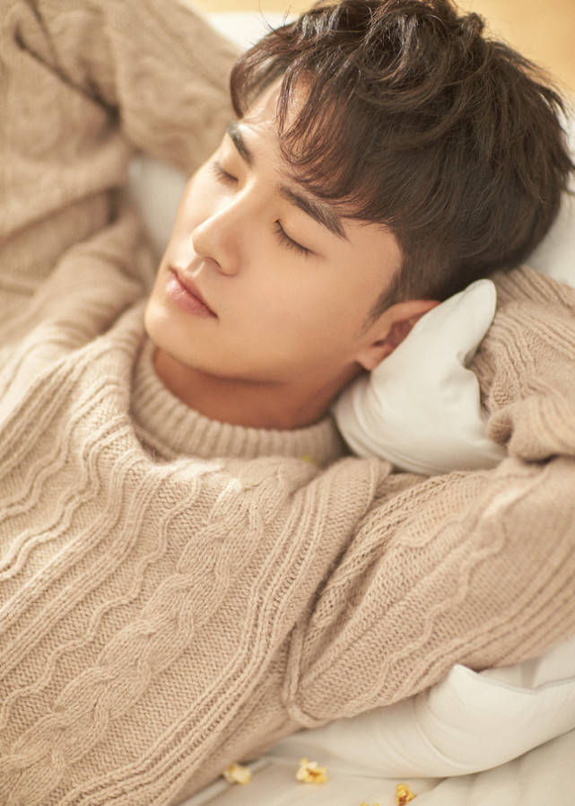 大片|吴希泽生日大片释出一日居家男友轻熟上线