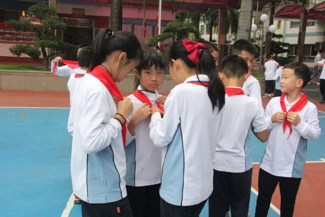 一般什么时候加入少先队员 3d80b5a4c555473294eaa59170f39039.jpeg