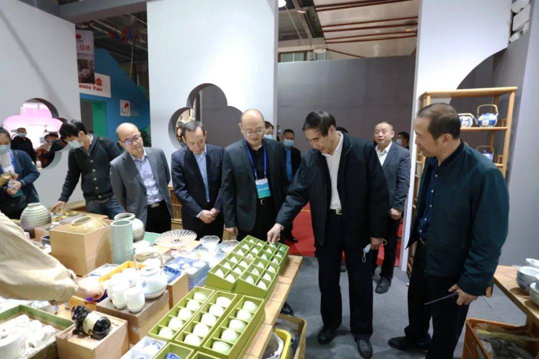 全国台联中国侨联领导来我市考察