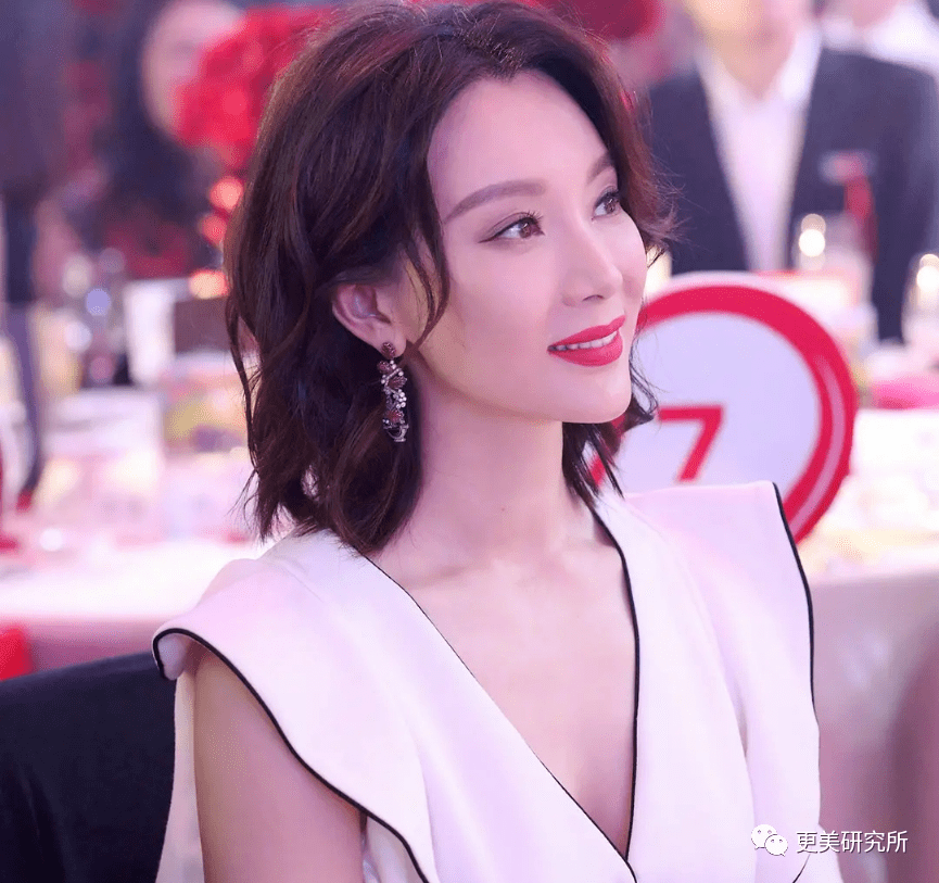 卡卡|横跨三代、100个女星同时削掉半张脸,没想到垫底的却是她...