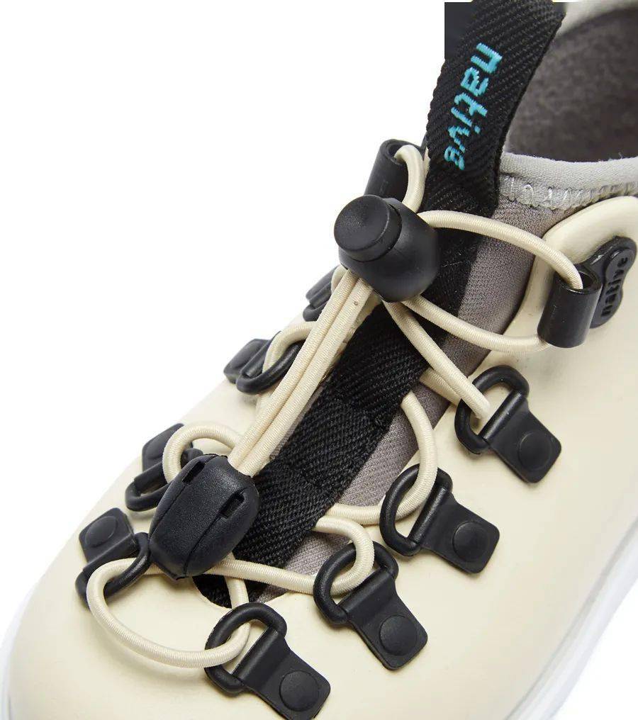 鞋子|好物推荐 | 来自加拿大的马丁靴，轻便保暖，不怕水，大人小孩一起穿！