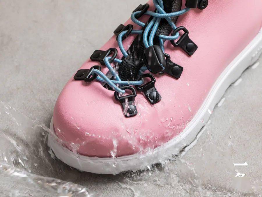 鞋子|好物推荐 | 来自加拿大的马丁靴，轻便保暖，不怕水，大人小孩一起穿！