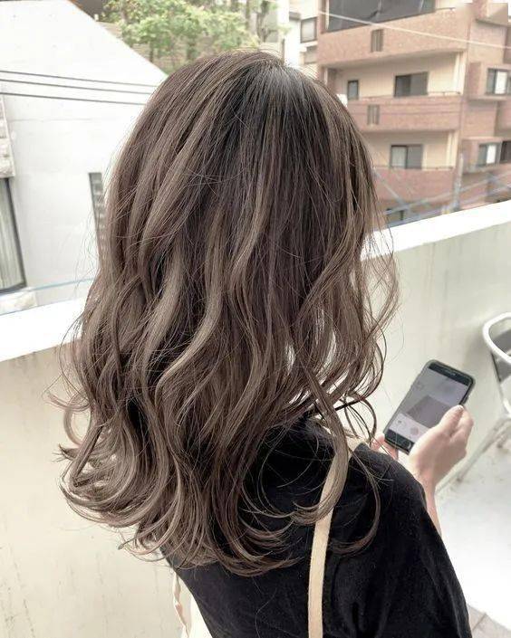 瑞小美|答应我，下次剪头发带着BLACKPINK的新专辑去好吗？