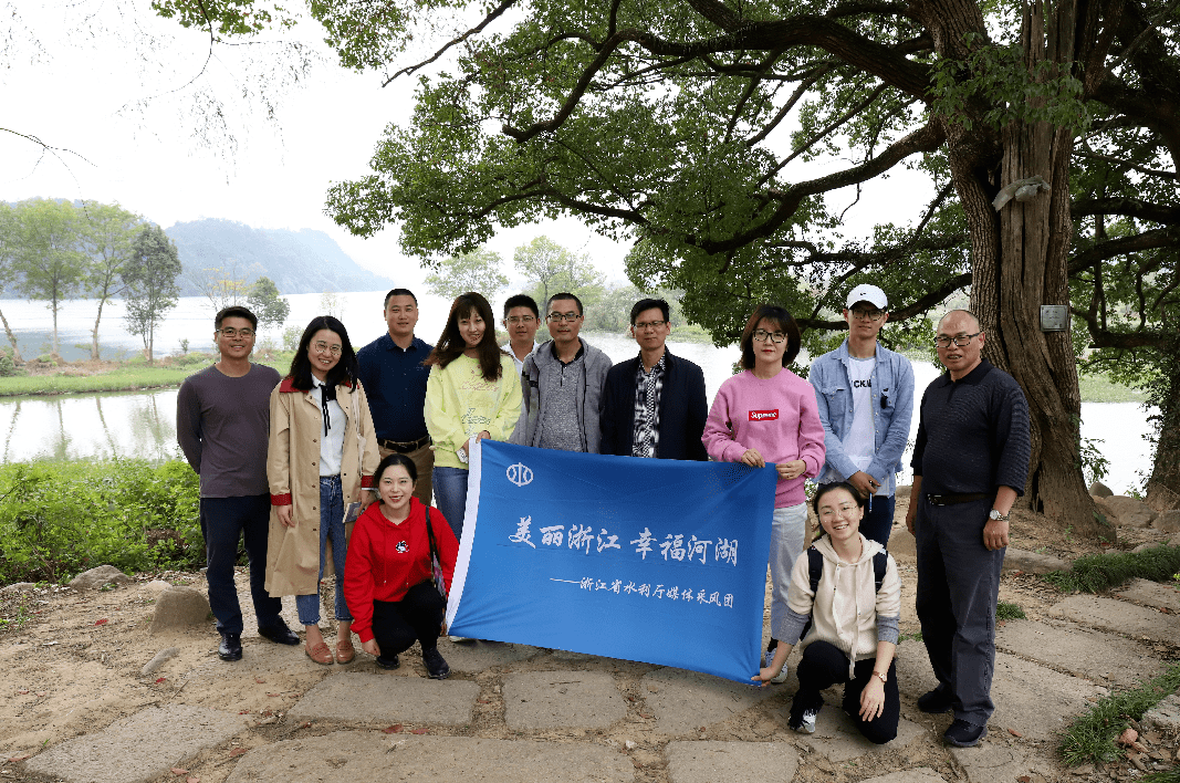 采风什么什么成语_成语故事简笔画(2)