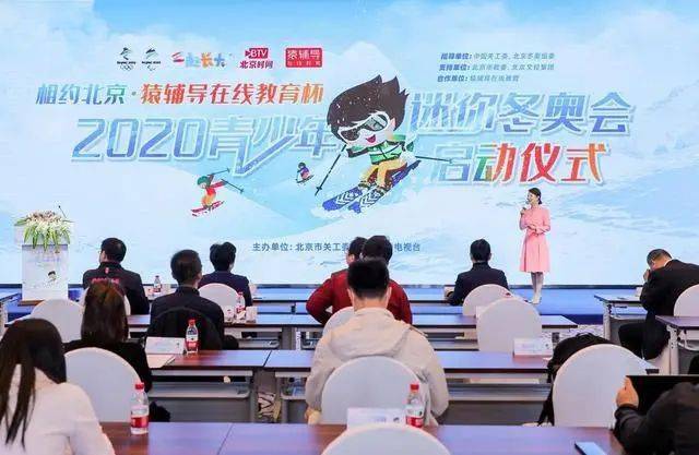 2020百万亿gdp_近十年中国gdp增长图(3)