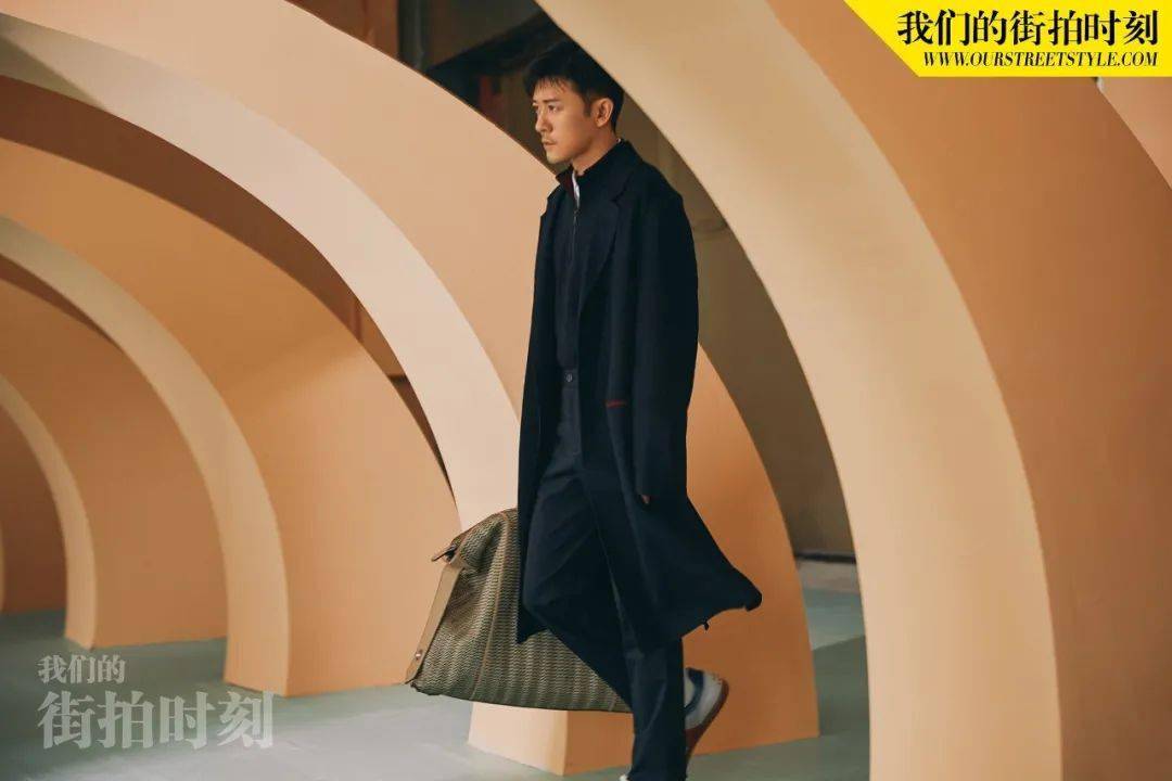 时装|胡杏儿 唐艺昕 张梓琳 TA们的穿搭满足你的秋日绮想吗？