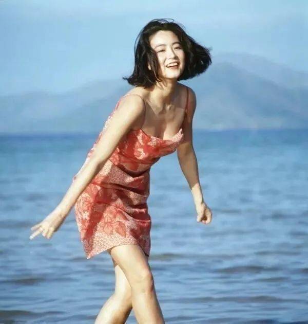 短发|倪妮的新发型太美了！技术分析：什么样的人适合港风短发？