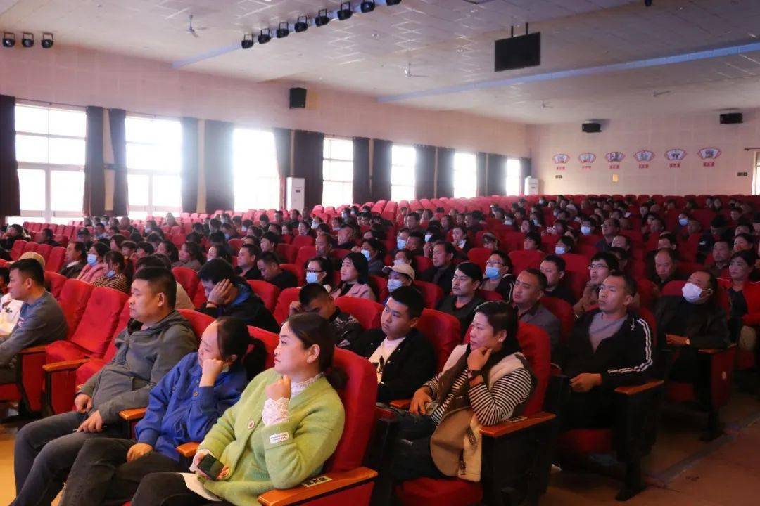 镇第七次人口普查动员布置会_第七次人口普查图片(2)