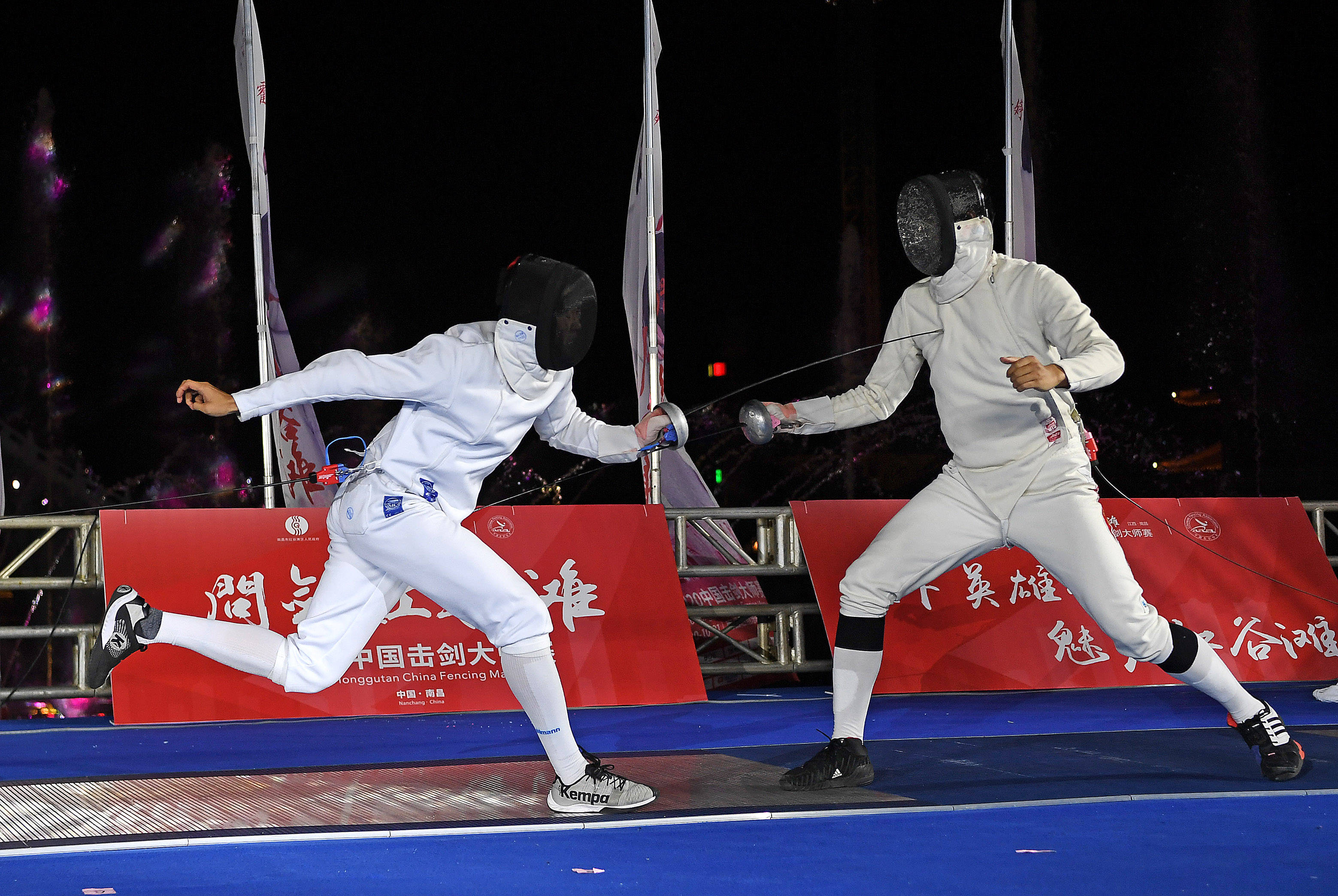 当日,2020中国击剑大师赛在南昌举行.在男子重剑决赛中,王子杰以15