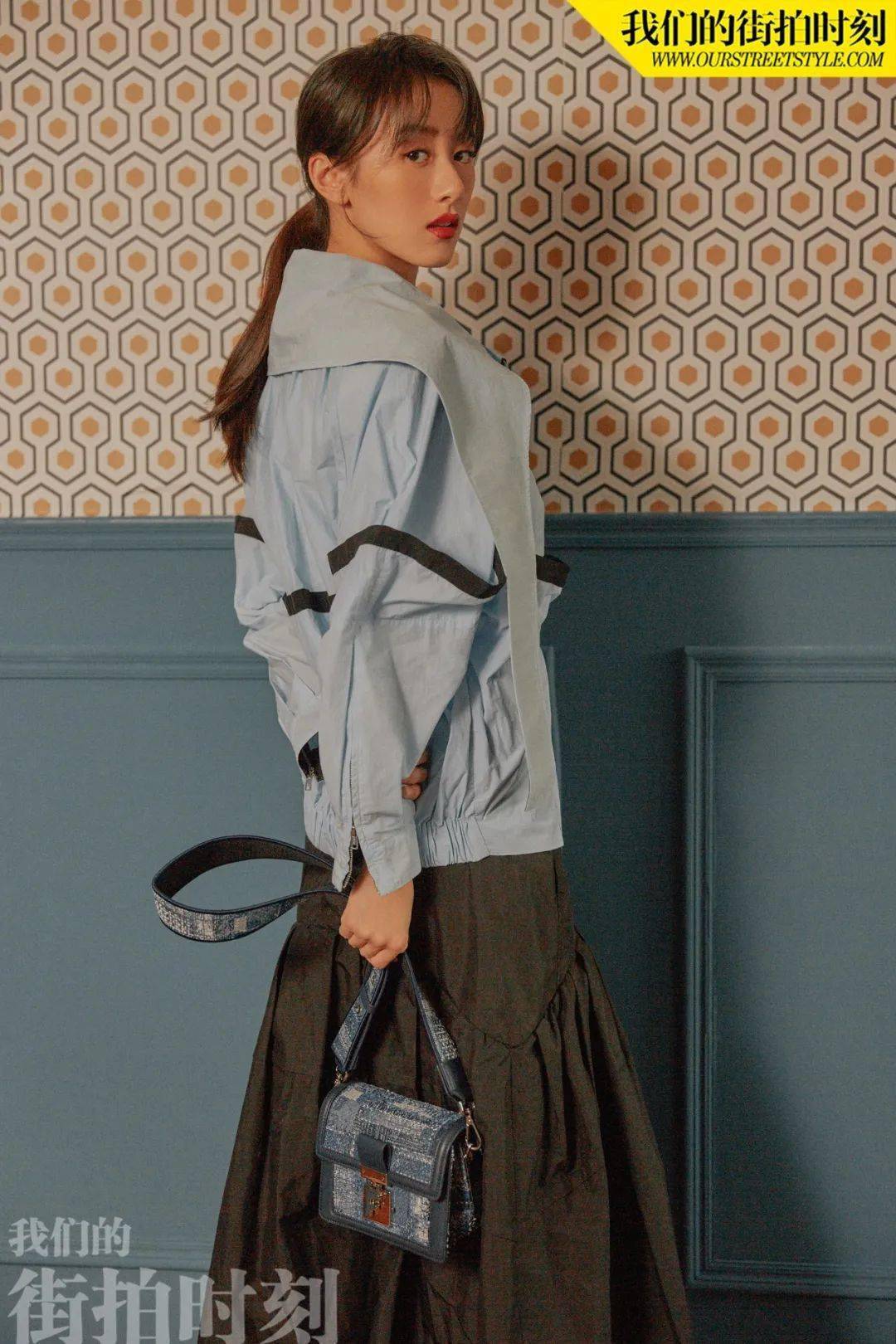 时装|胡杏儿 唐艺昕 张梓琳 TA们的穿搭满足你的秋日绮想吗？