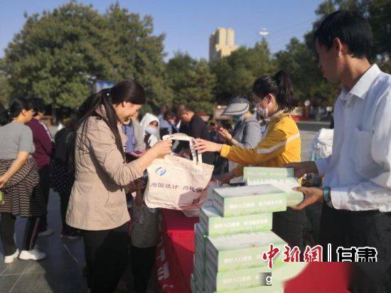 甘肃第七次人口普查员_甘肃人口分布图