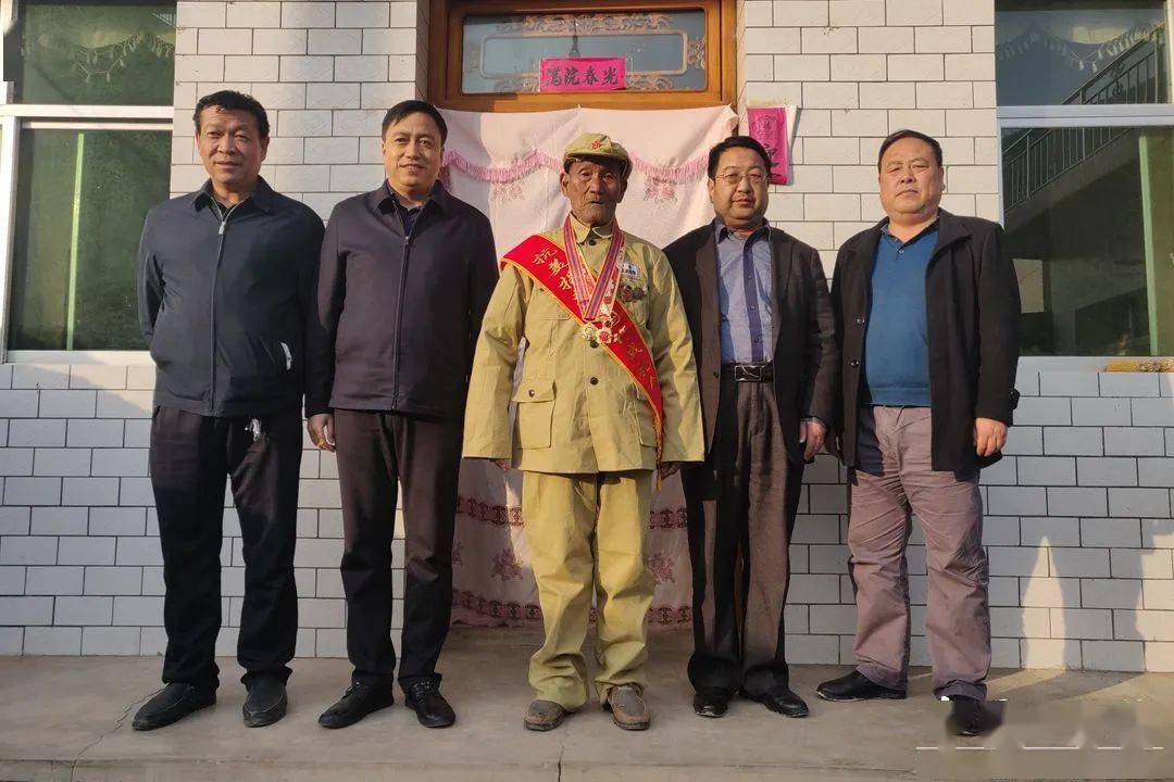 张俊义看望慰问抗美援朝老兵