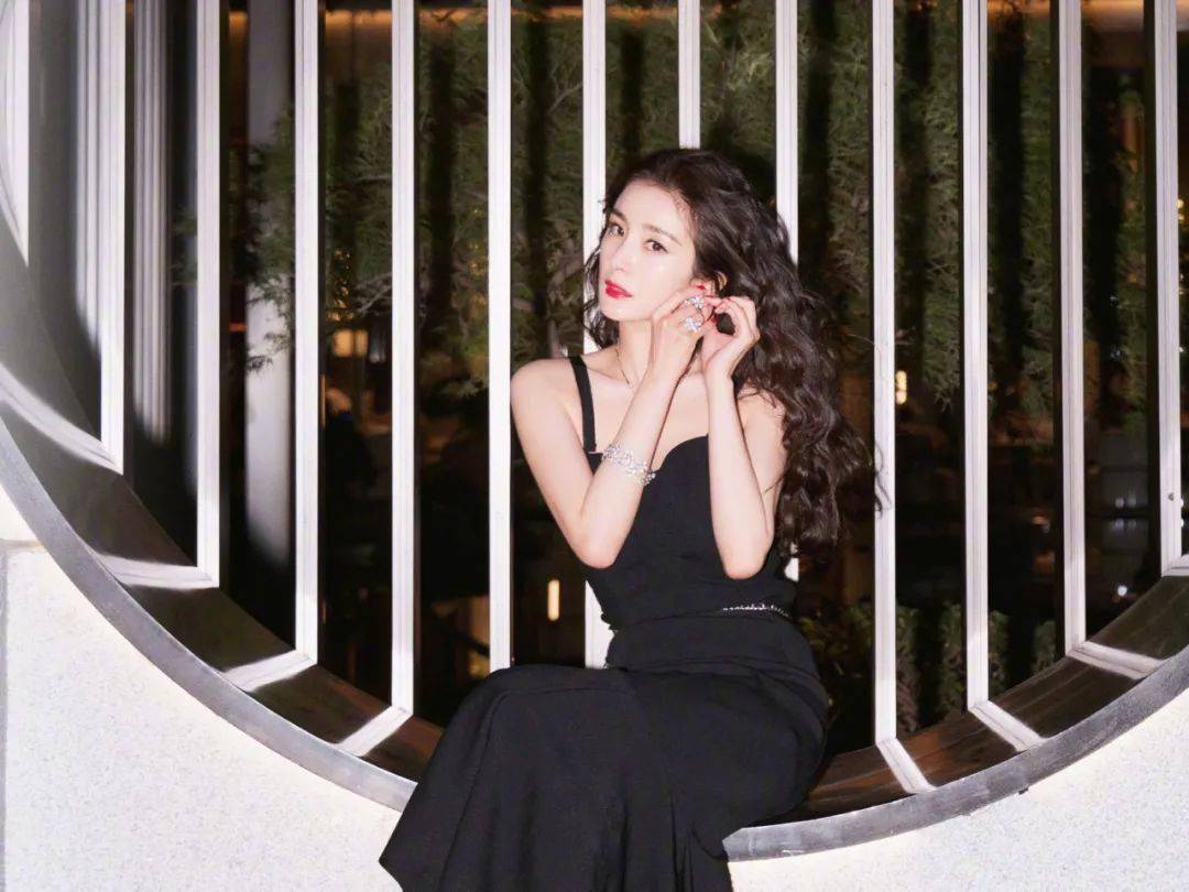 羊毛|撩个头发都风情万种？杨幂真是好港一女的！