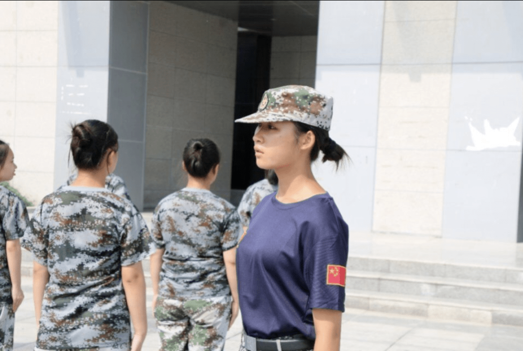 超飒!巾帼不让须眉!黄科女教官请求出战!