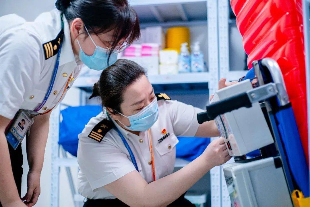 上海浦东国际机场海关旅检处:坚守,照亮疫情下的天空