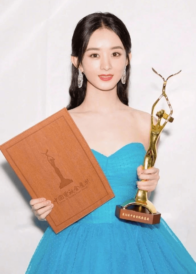 锻炼|赵丽颖再上热搜，锻炼生图线条感十足！更抓眼球的，是女神绝美的体态！