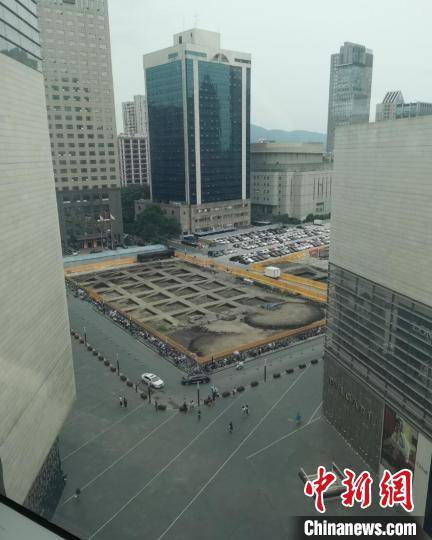 南京“最贵商场”旁挖开2000余平方米考古区 曾发现六朝笑佛