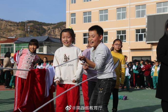 实践|空降鸡蛋，折纸飞机，绳索运衣……绥德校园科技实践活动精彩纷呈