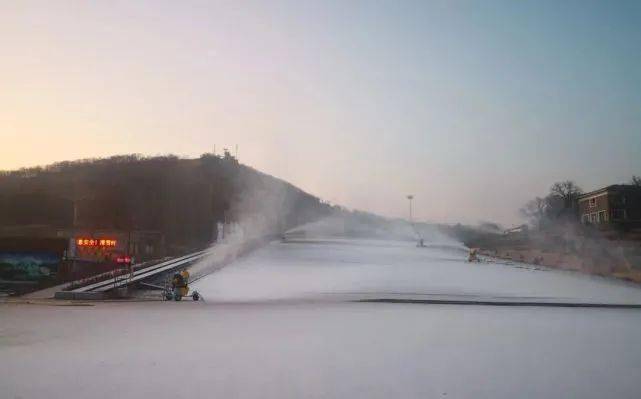 冰雪头条:吉林市各大雪场13日起陆续开板,新雪季有望创客流新高;对