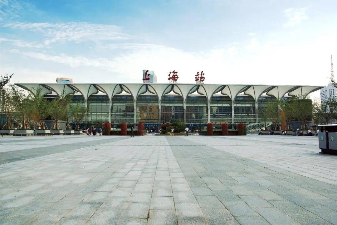 从上海火车站如何最快抵达"四叶草"?