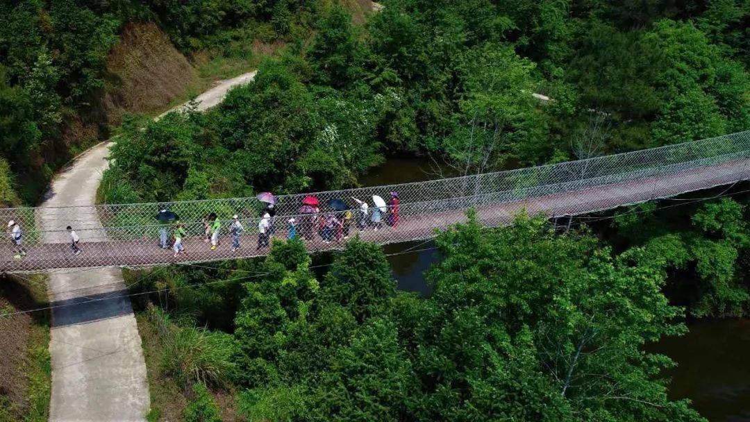 含双早) d2: 八卦脑景区(国家aaaa级景区)—九叠泉—午餐 十里红农庄