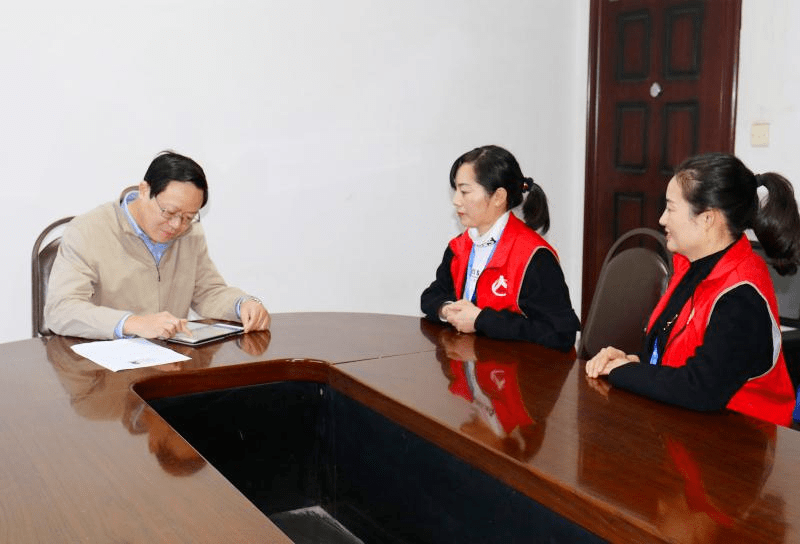 第七次人口普查员不参与_人口普查员证件图片