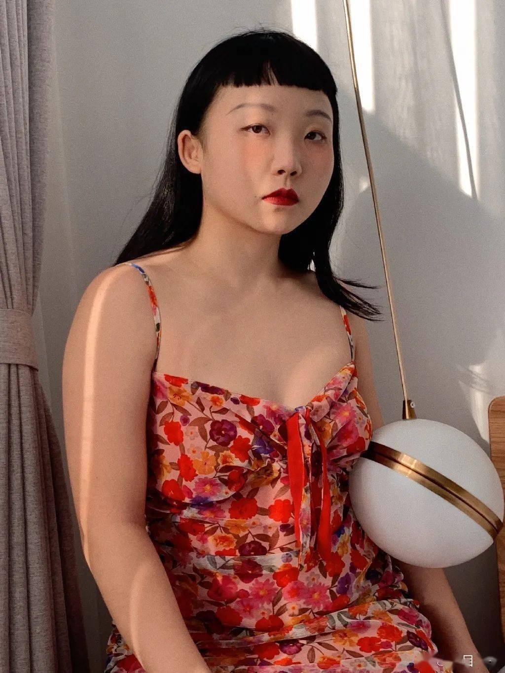 单眼皮|网红出身、被嘲又丑又胖 这次她却凭实力完美逆袭！