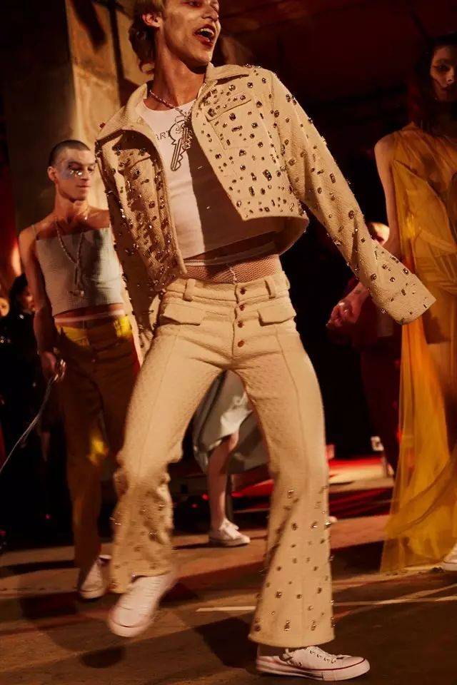 Art|来自“跨性别者”独特的穿衣方式，“我们不在乎时尚界想要什么，只想要做自己。