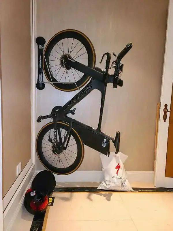 车友都是如何在家摆放自行车的?