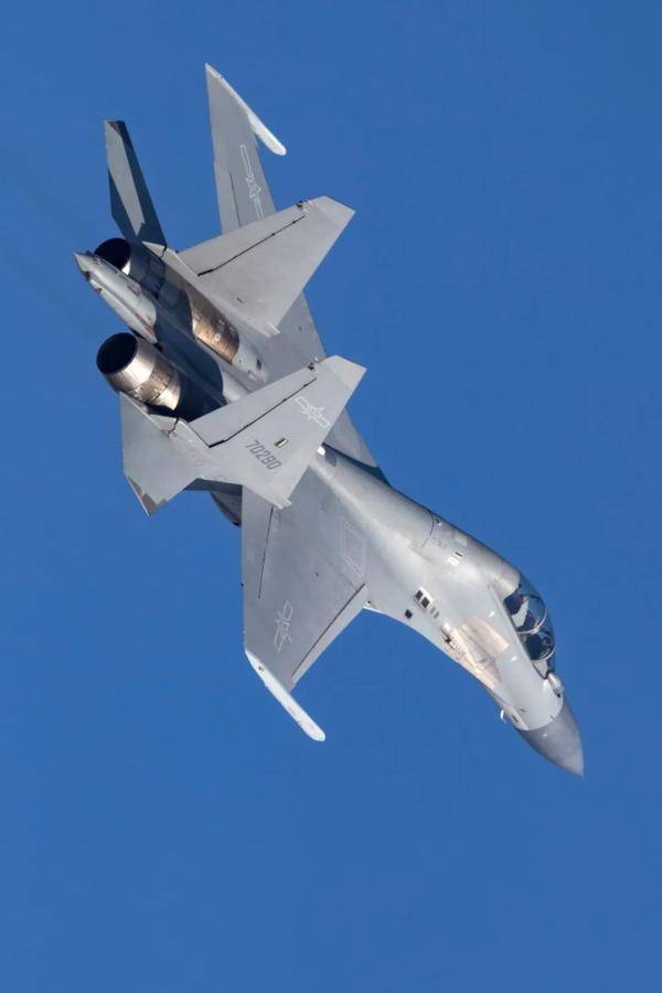 从“米格-15”到“歼-20”│一张长图见证人民空