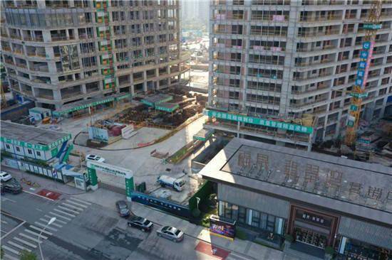 女子每月还3万房贷，楼盘却停工了！长沙一在建小区因资金问题面临烂尾_福晟