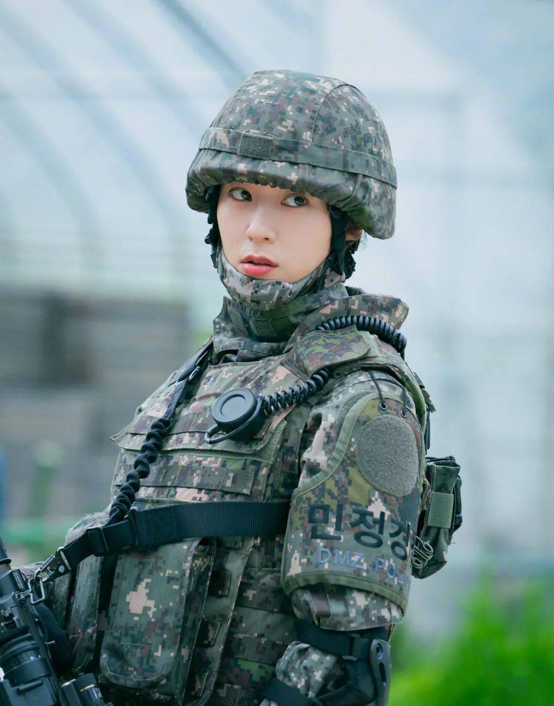 女军官|郑秀晶新剧变身精英女军官，“冰美人”这次A爆了！