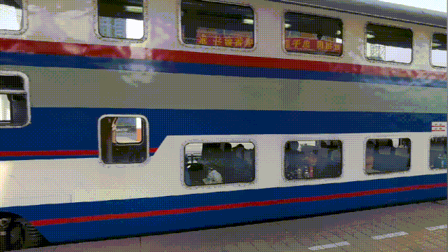 y514次列车,是京承线唯一一趟双层旅客列车,始发