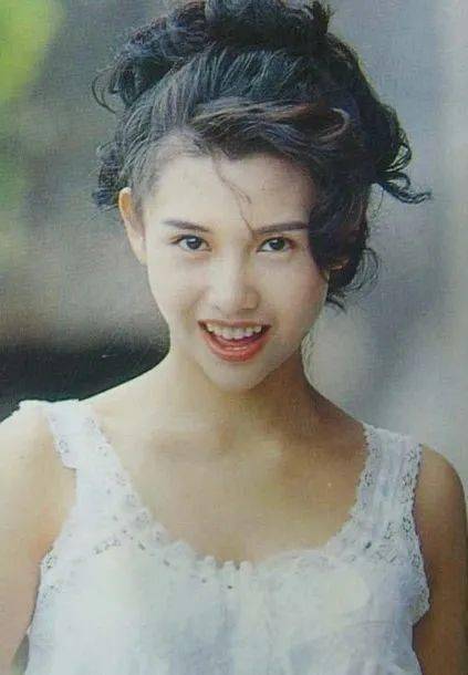 sina|想做氛围感港风美人？我帮你整理了一份超容易上手的教程！