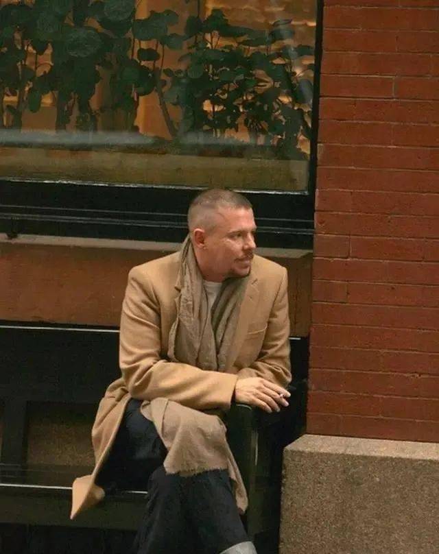 品位|一个女人需要两样东西，品位和惊艳