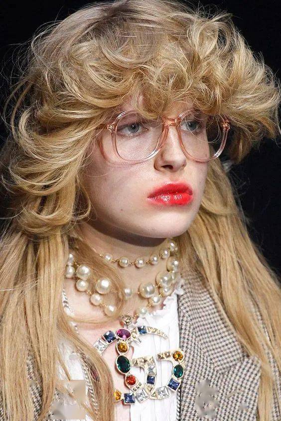 小松菜|戴眼镜就不想化妆？看完Jennie、小松菜奈等“买家秀”你再做决定～