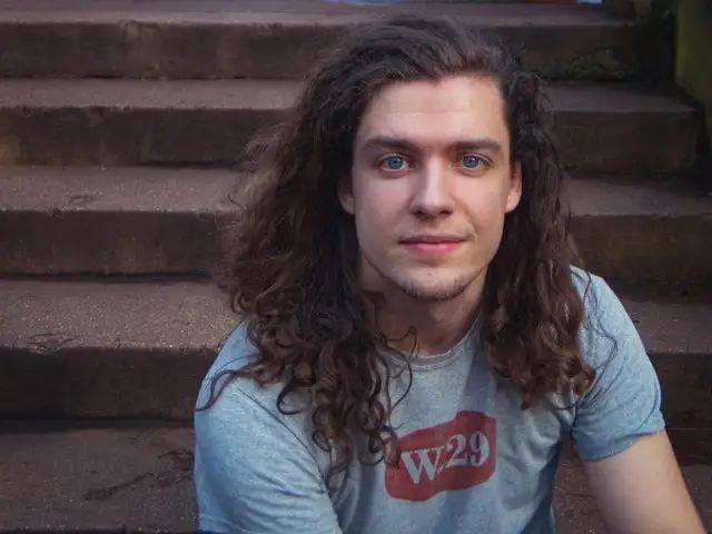 长发|一群喜欢留长发的男生各种po自拍，有些居然性感又妩媚啊！