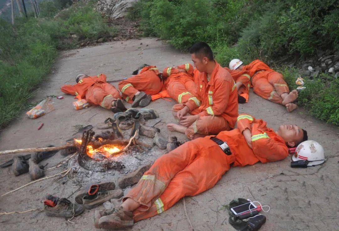 邯郸这群消防指战员的最美睡姿让人心疼