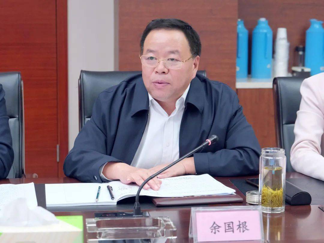 余国根指出,要提高认识,确保引进产业具有引领性,科技性,创新性;要