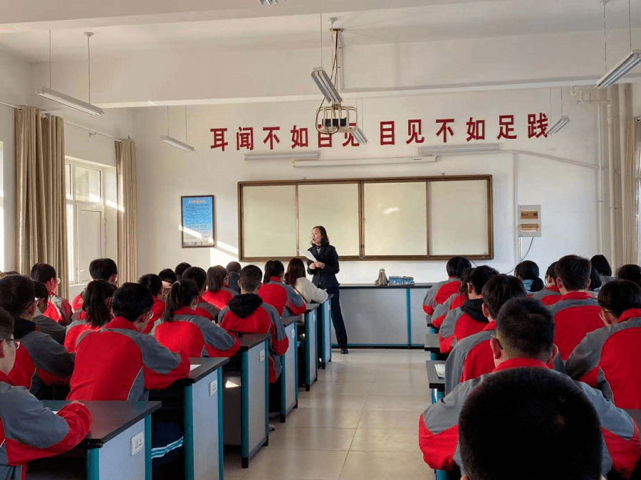 以赛促教,以教促研——靖边中学中青年教师教学大赛圆满结束